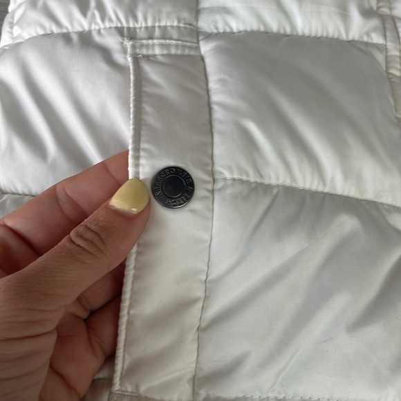 Abercrombie and Fitch medium white vest - Picture 3 of 8